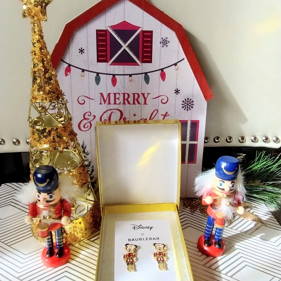 NWT Disney Mickey Mouse Holiday Nutcracker Earrings - Picture 15 of 16